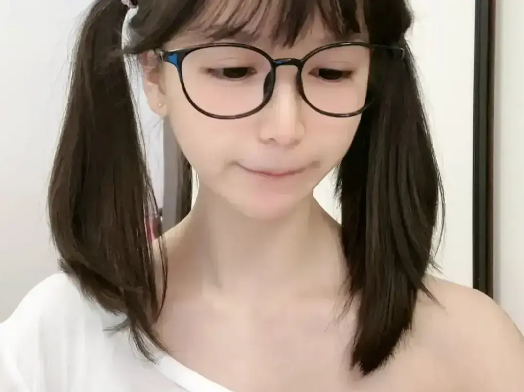 《萌小栖》天才交易员咯咯哒vlog原视频-无删减全集免费畅播-极速获取资源-高清观影值得二刷