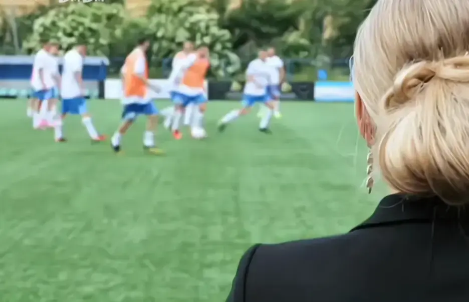 法国电影《Footballers Moms》全集高清免费观看 - 足球队的女老板们完整版在线观看