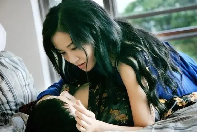 韩国电影《嫂嫂情事》完整版无删减在线观看-《嫂嫂情事》HD高清免费播放-震撼剧情1080P画质